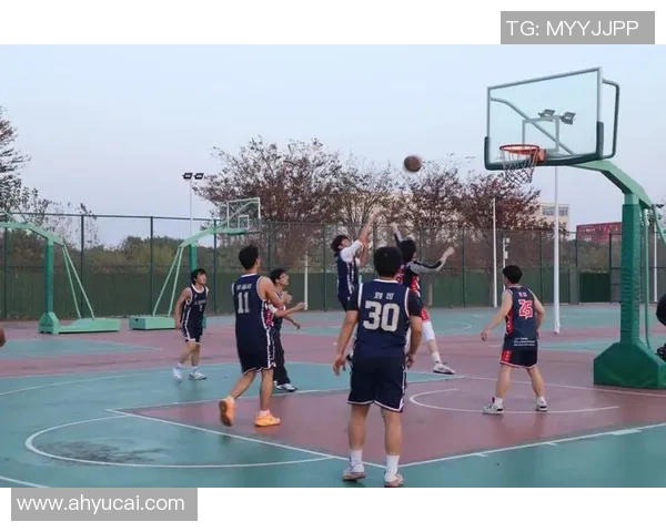 武汉与北京篮球赛激战正酣谁能在这场对决中笑到最后